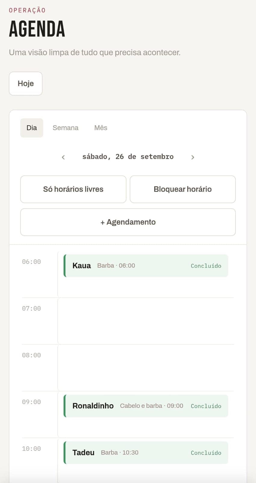 Agenda do NaRégua com visão de dia, semana e mês e botão de bloquear horário